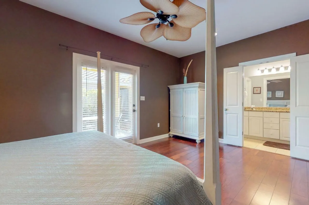 2 Bed 2 Bath Vacation Home In Destin Holiday home